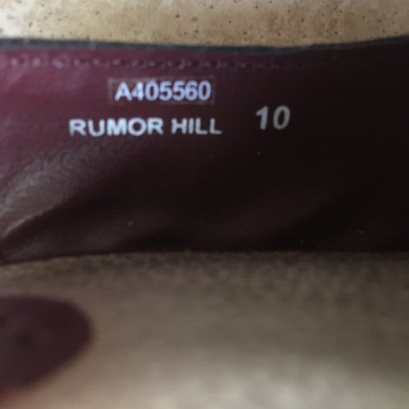 Kenneth Cole Reaction burgundy peep toe wedges - Picture 5 of 13